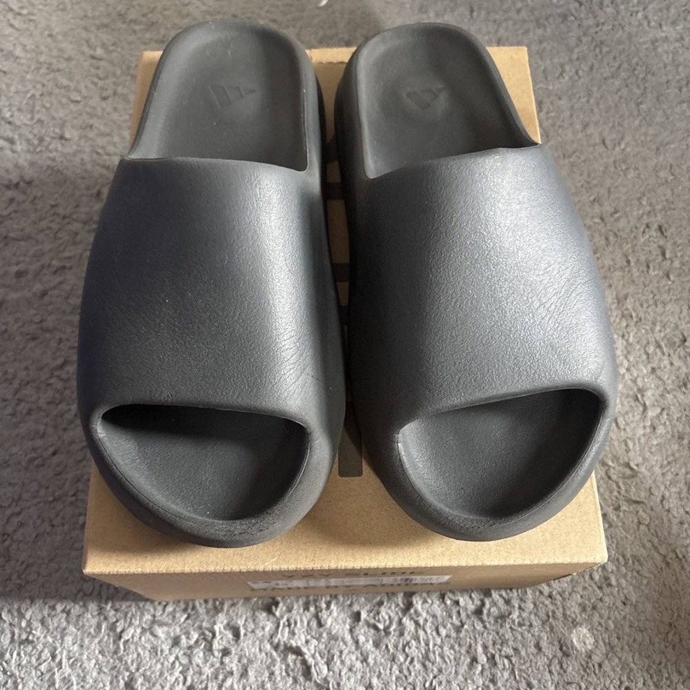 Yeezy Slides Onyx
